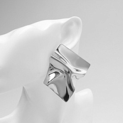 Серьги металл Атмосфера ромб мятый цвет серебро купить недорого в интернет магазине Beauty Prof с доставкой по Хабаровску и регионам России