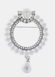 Брошь Кольцо жемчужное с подвеской белый в серебре купить недорого в интернет магазине Beauty Prof с доставкой по Хабаровску и регионам России