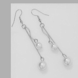 Серьги с жемчугом Классика белый в серебре 6,5 см купить недорого в интернет магазине Beauty Prof с доставкой по Хабаровску и регионам России