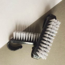 NAILS OPT Щетка для удаления пыли малая черная 1 шт  купить недорого в интернет магазине Beauty Prof с доставкой по Хабаровску и регионам России